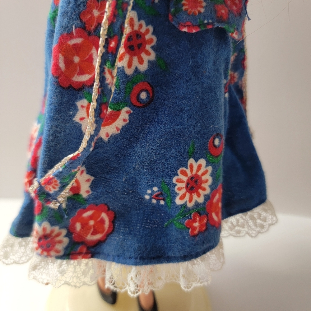 Norwegian Barbie Dolls Of The World Collection 1995 Vintage Collectible - Picture 4 of 10